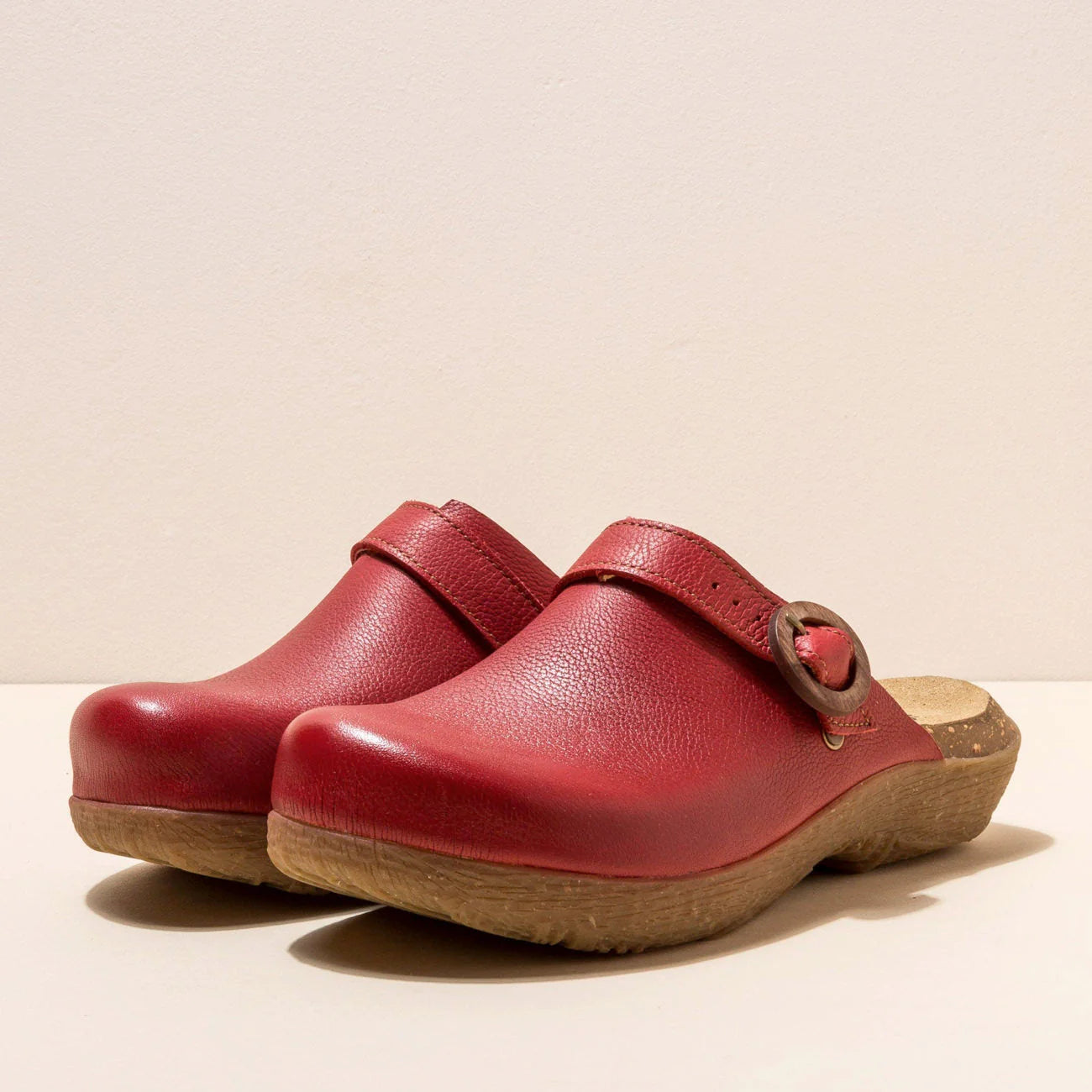 Comfort Meets Style: A Guide to Clogs for Women