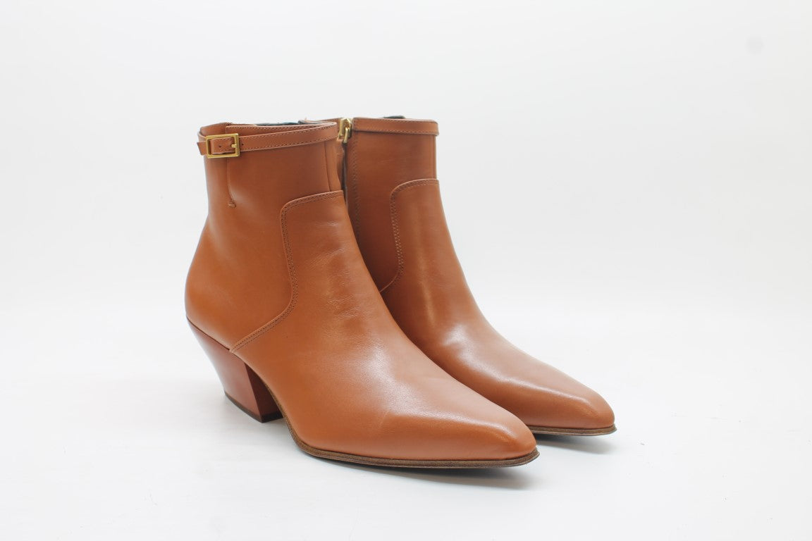 Bisquit Brown