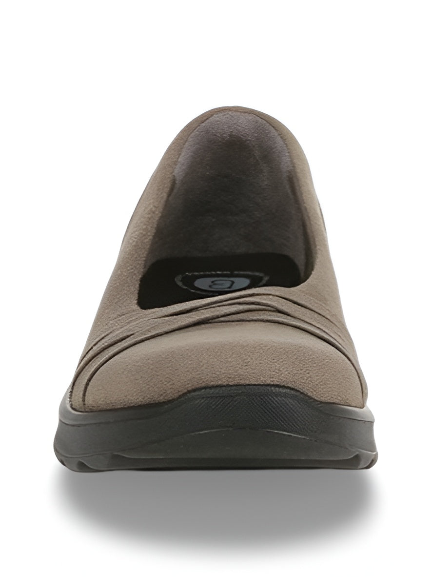 Bzees Womens Goody Slip-On Ballet Flats
