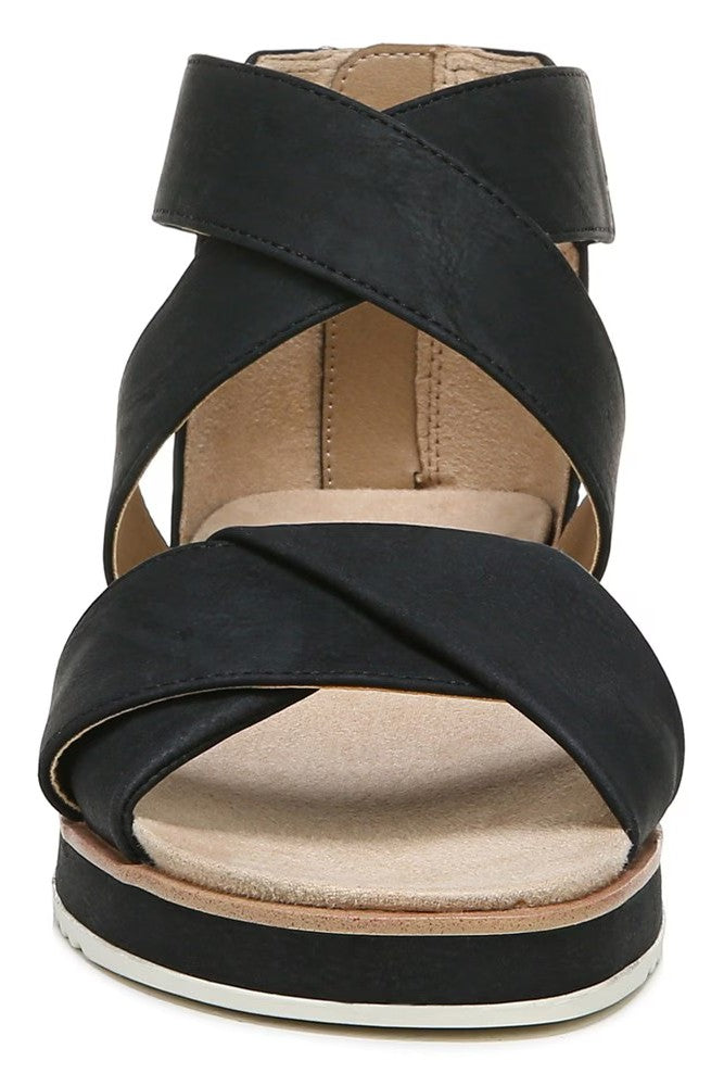 LifeStride Womens Zoom Gladiator Sandal