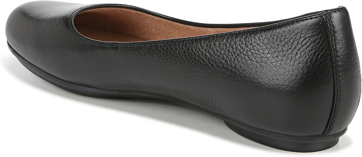 Naturalizer Women's Maxwell Round Toe Slip-On Ballet Flats