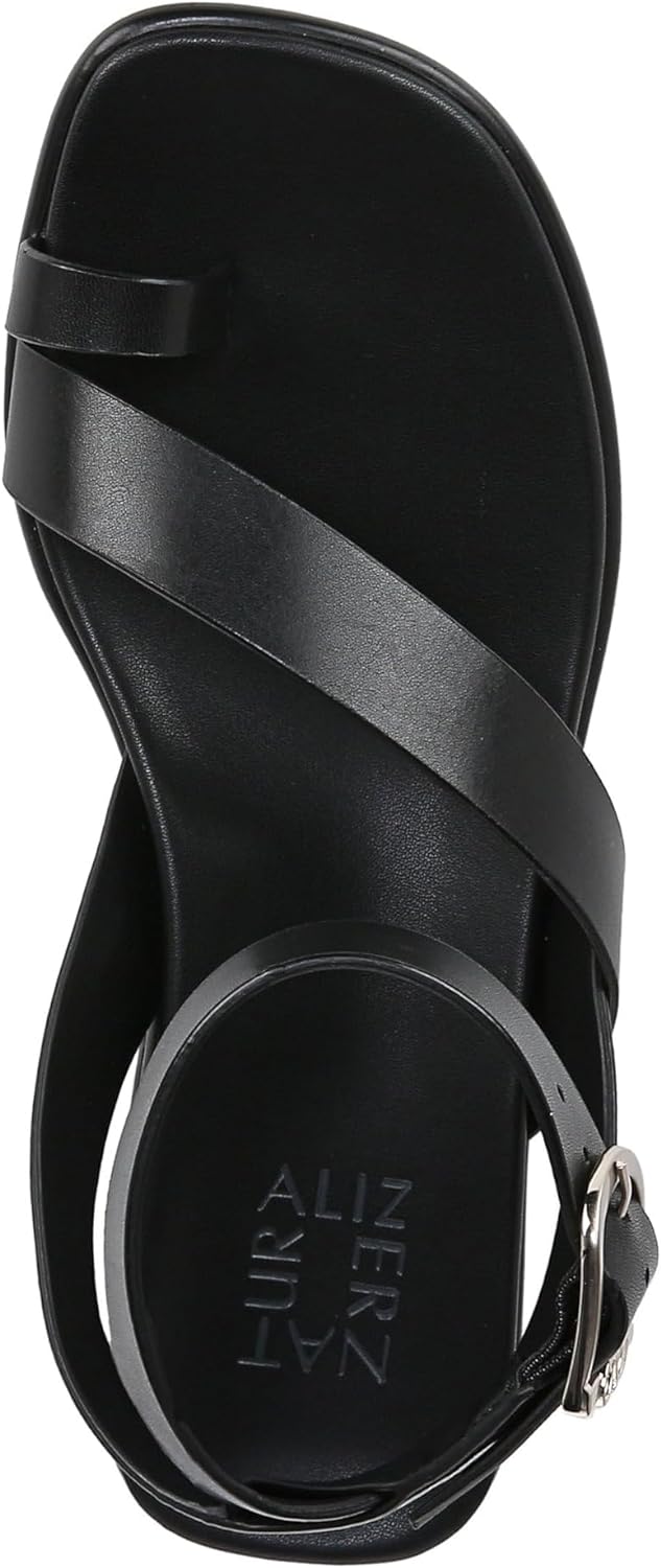 Naturalizer Womens Birch Strappy Flat Sandal