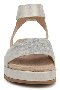 Soul by Naturalizer Womens Deara Platform Flat Sandal