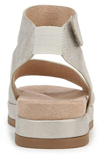 Soul by Naturalizer Womens Deara Platform Flat Sandal