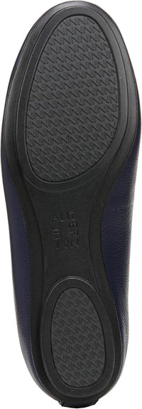 Naturalizer Women's Maxwell Round Toe Slip-On Ballet Flats