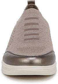 LifeStride Women's Timeless Slip On Sneaker