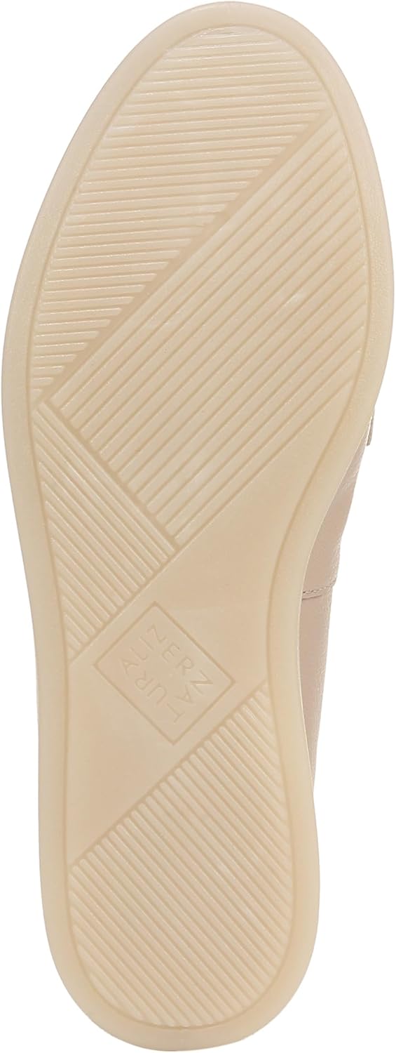 Naturalizer Women's Karis Loafer
