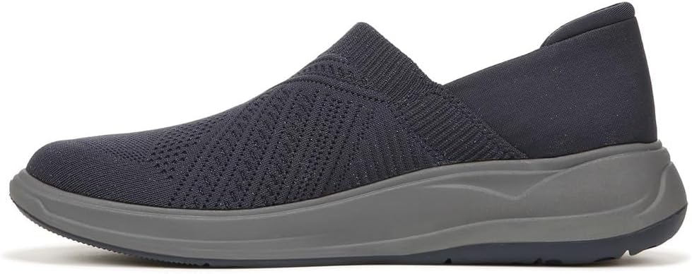 BZees Women's Triumph Slip On NW/OB