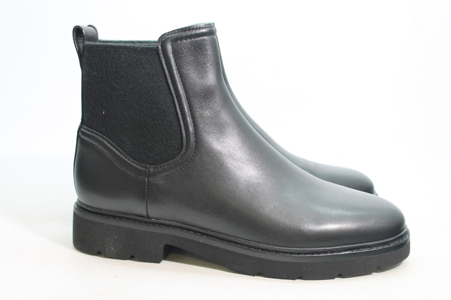 Vince Rue Women's Boots Floor Sample
