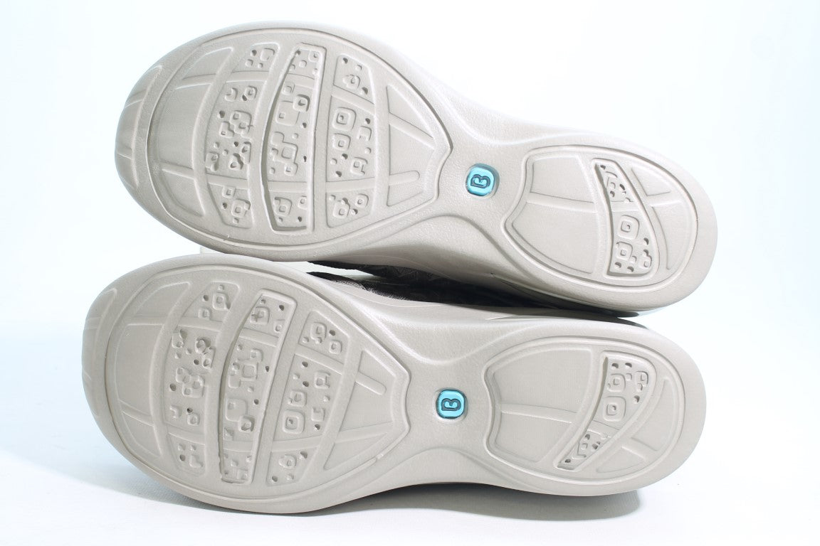 Bzees Florence Women's Sneakers Floor Sample