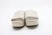 Vionic Plateau Trista Women's Sandal Floor Sample