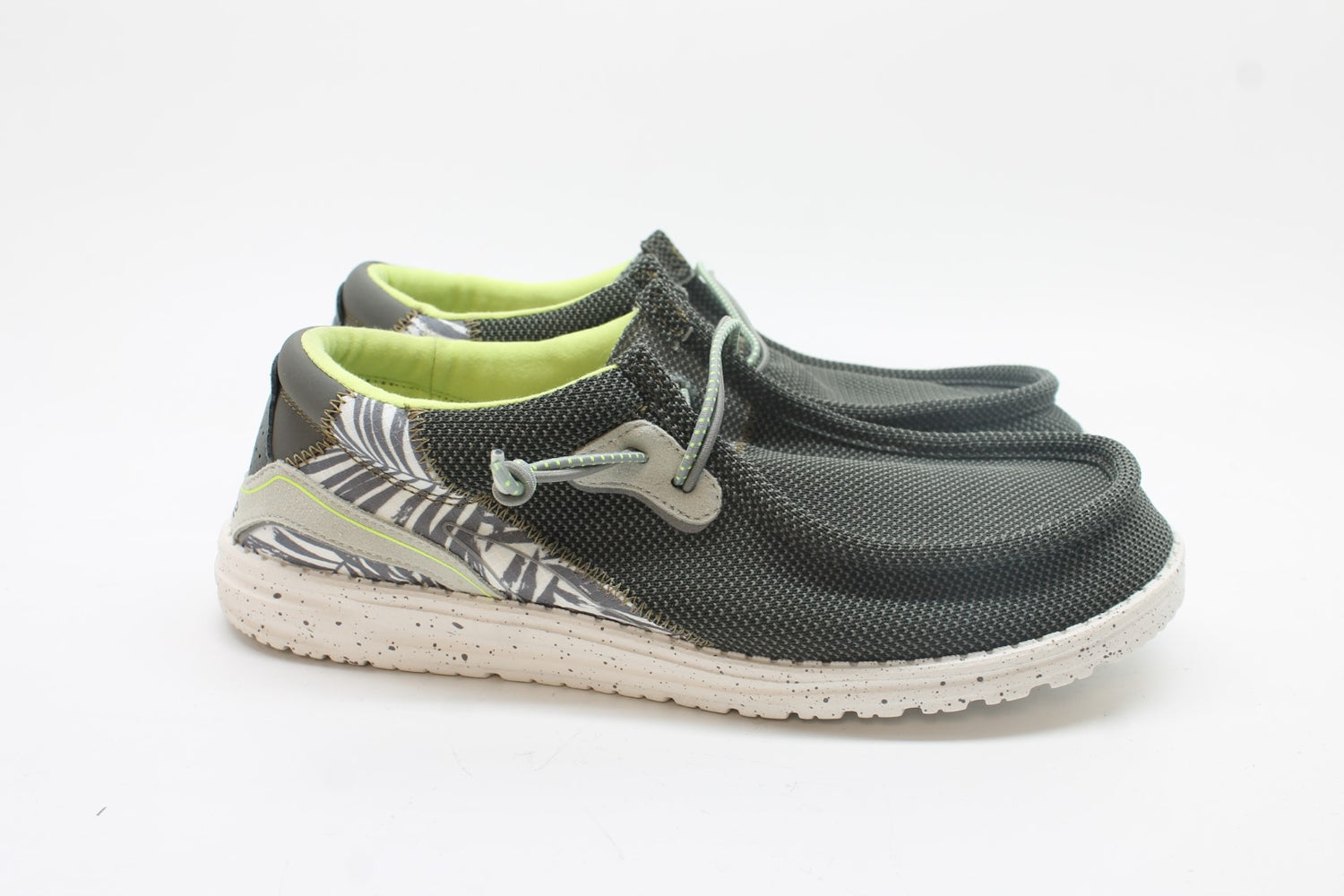 Hey Dude Women's Wally Hawk Slip on Sneaker Preowned4