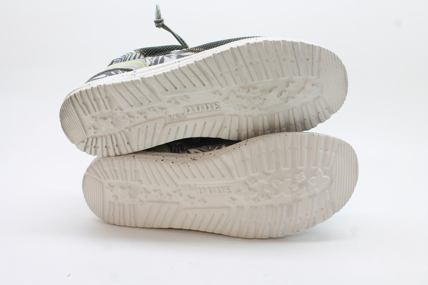 Hey Dude Women's Wally Hawk Slip on Sneaker Preowned4