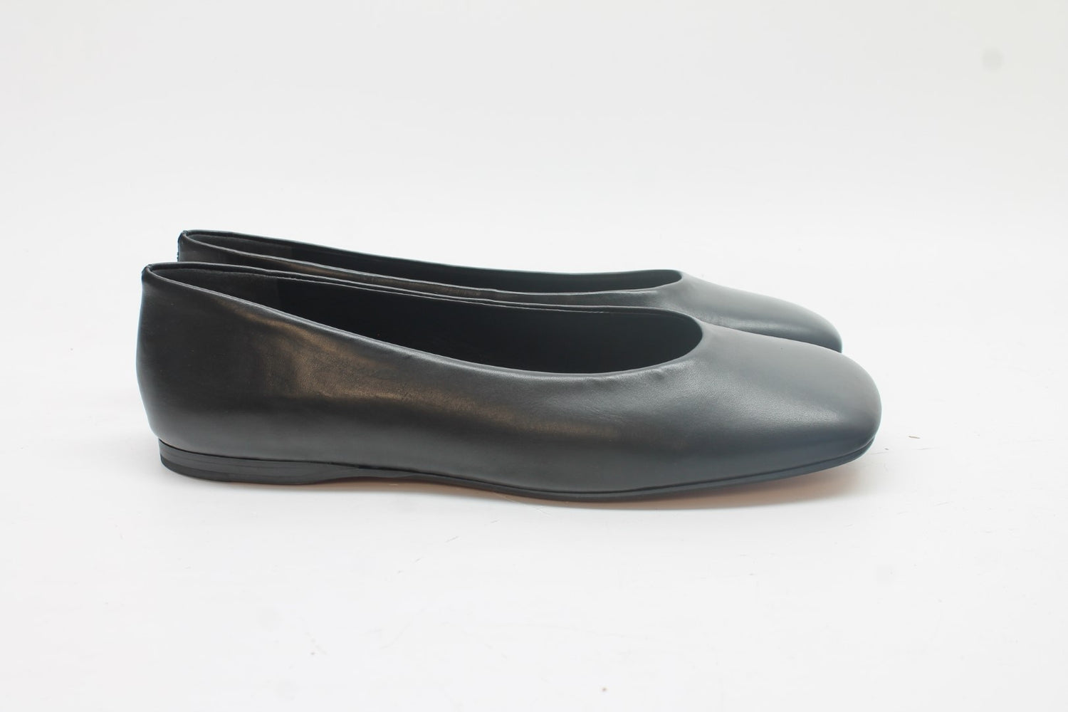Vince Women's Leah Flats Floor Sample