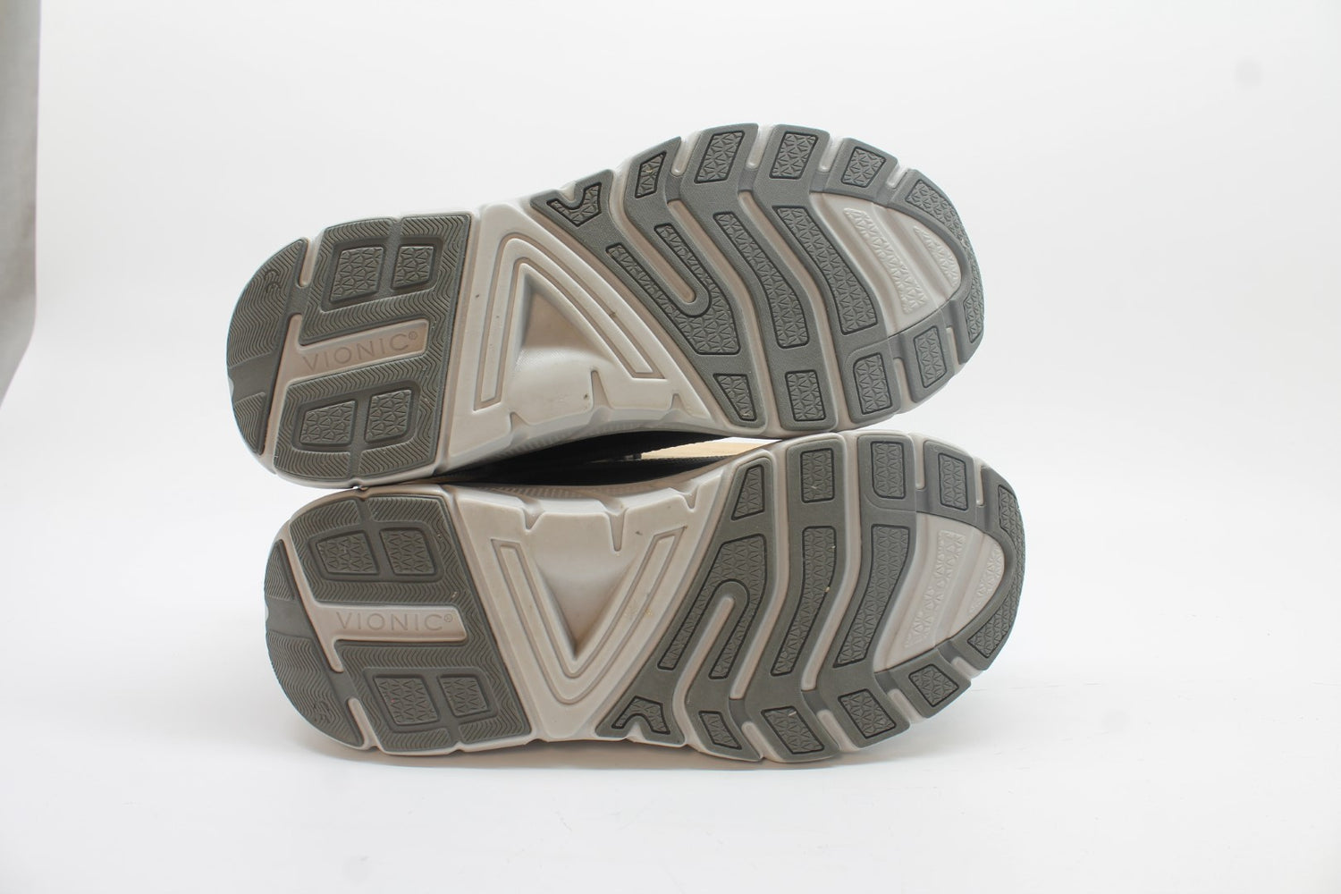Vionic Walk Max Men's Sneakers Floor Sample