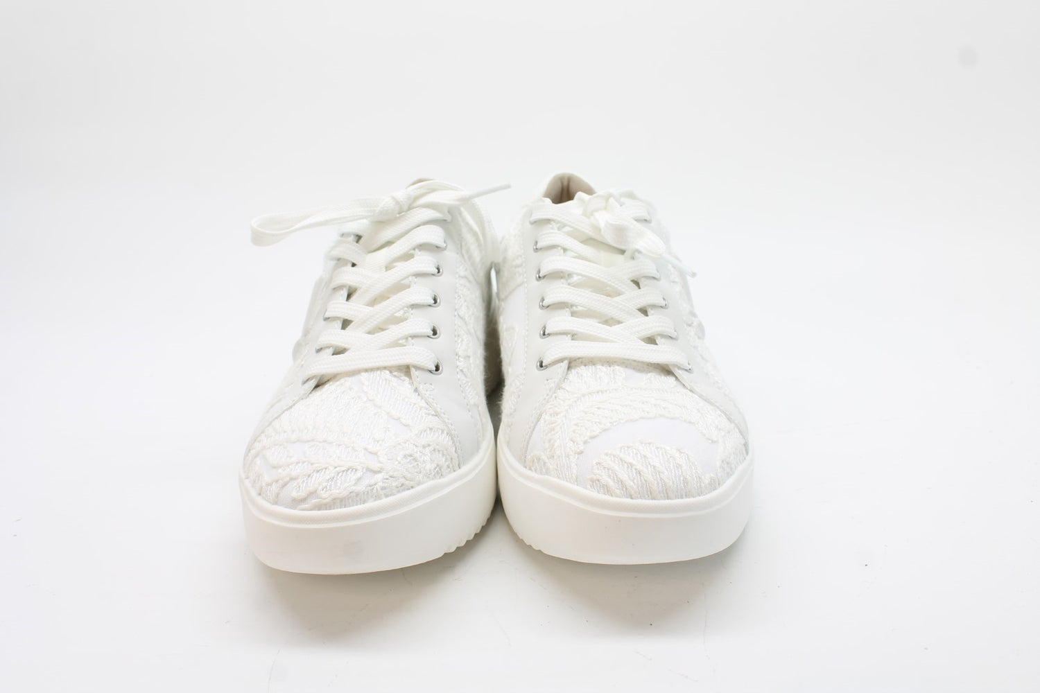 Vionic Women's Kearny Lace Up Sneakers Floor Sample