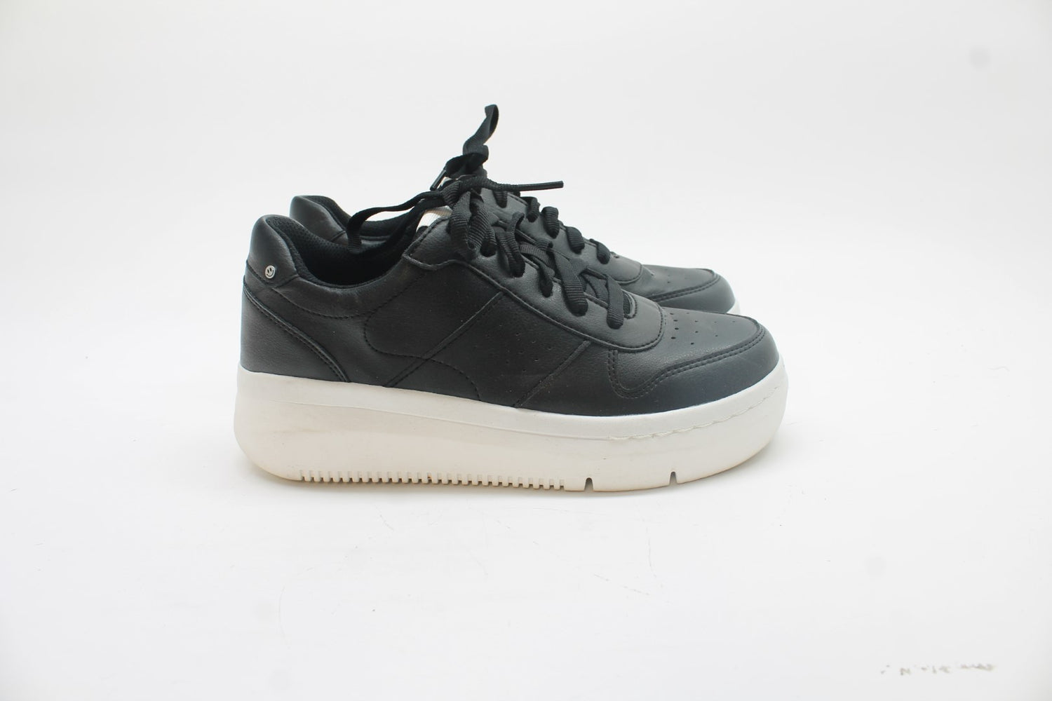 Dr. Scholl's Women's Savoy Sneakers Floor Sample