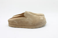 Vince Women's Carmel Clogs Floor Sample
