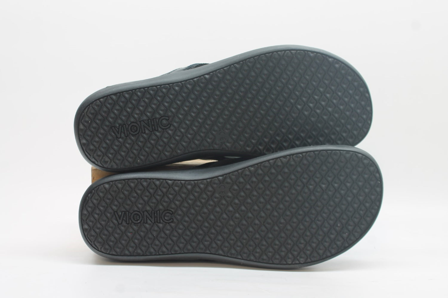 Vionic Women's Tide Sandals, Floor Sample