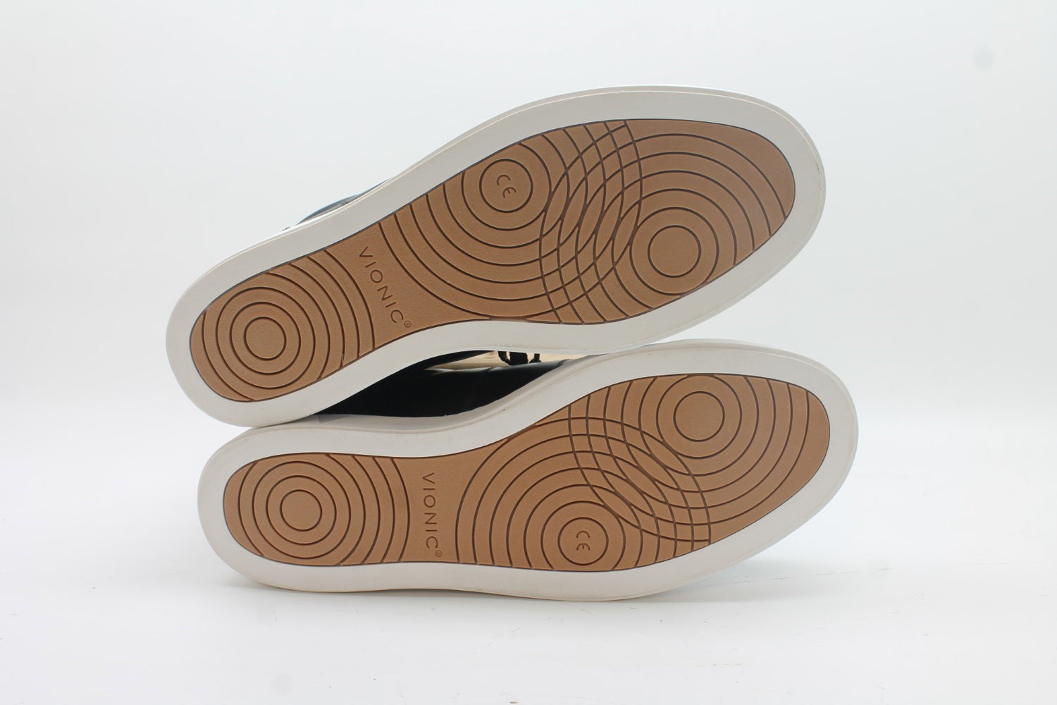 Vionic Lucas II Men's Sneakers Floor Sample
