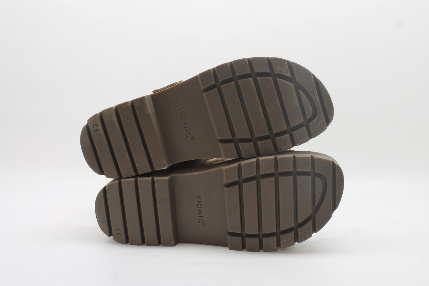 Vionic Women's Torrance Platform Lug Sandals Floor Sample