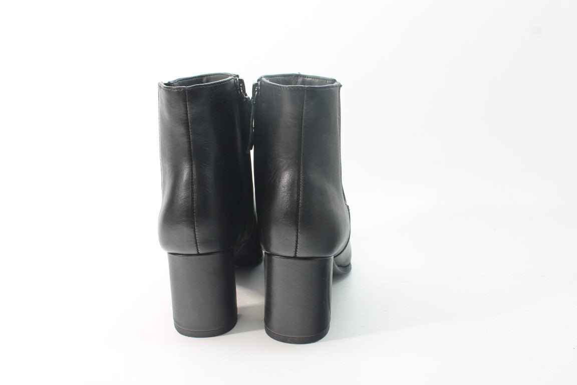 Franco Sarto Women's L-Demmi Pointed Toe Dress Ankle Booties Floor Sample