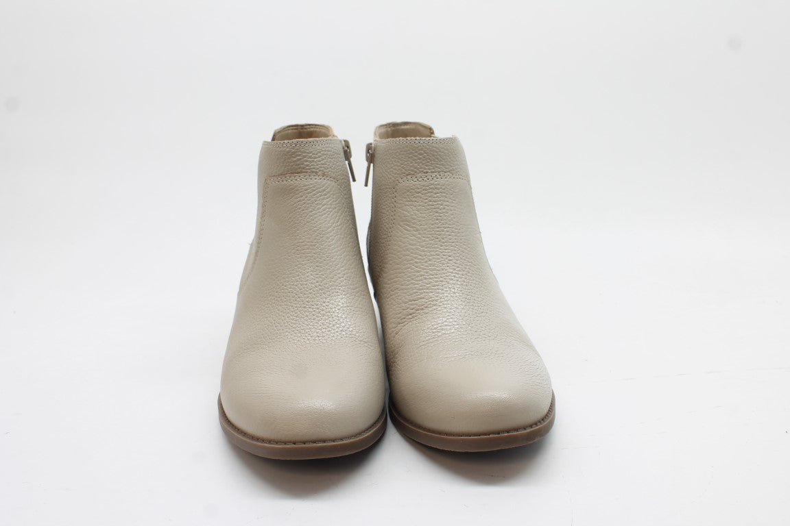 Vionic Women's Finn Boots Floor Sample