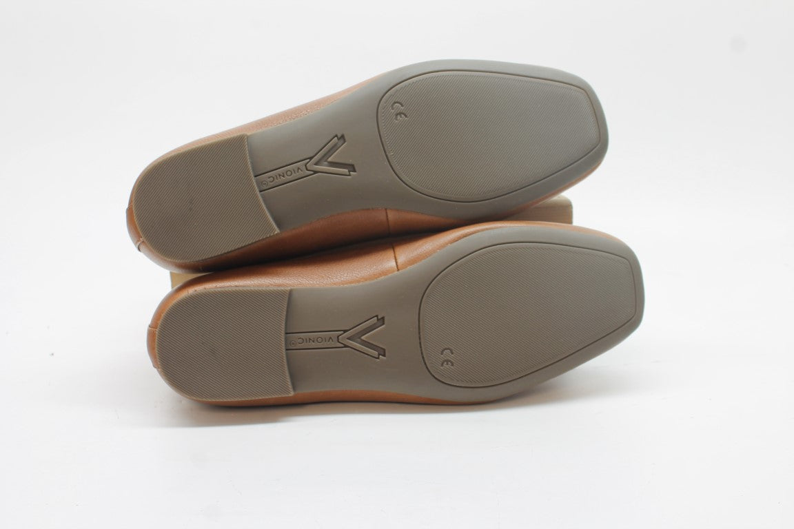 Vionic Women's Hayes Flat Floor Sample