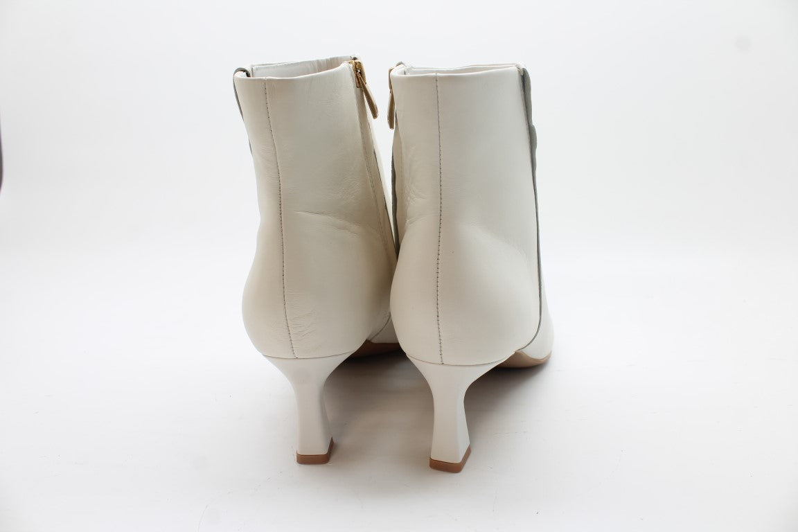 Naturalizer Women's Deesha Ankle Boot Floor Sample