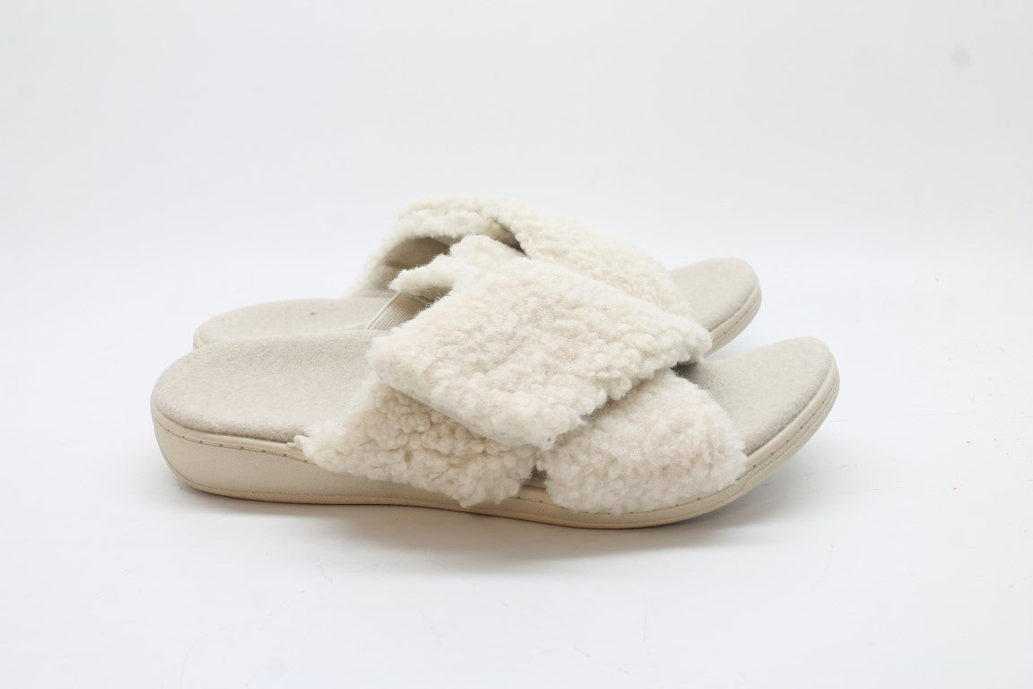 Vionic Women's Relax II Slippers Floor Sample