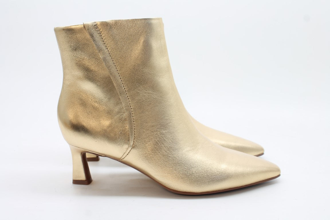 Naturalizer Women's Deesha Ankle Boot Floor Sample