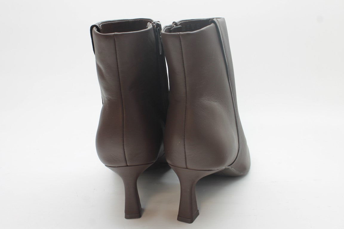 Naturalizer Women's Deesha Ankle Boot Floor Sample