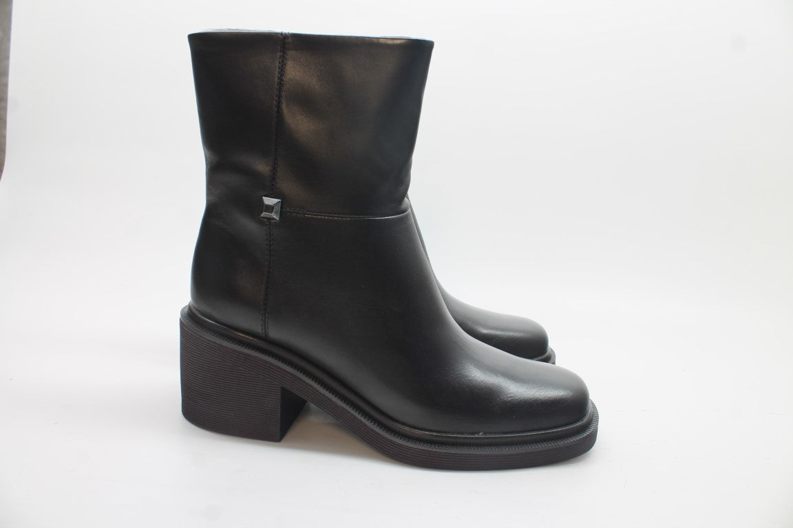 Franco Sarto Women's Kyra Fashion Ankle Boot Floor Sample