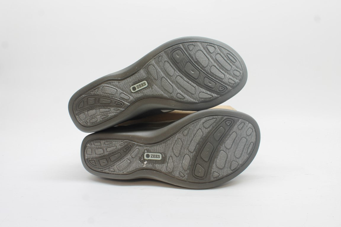 Bzees Desire Women's Slide Sandals Floor Sample