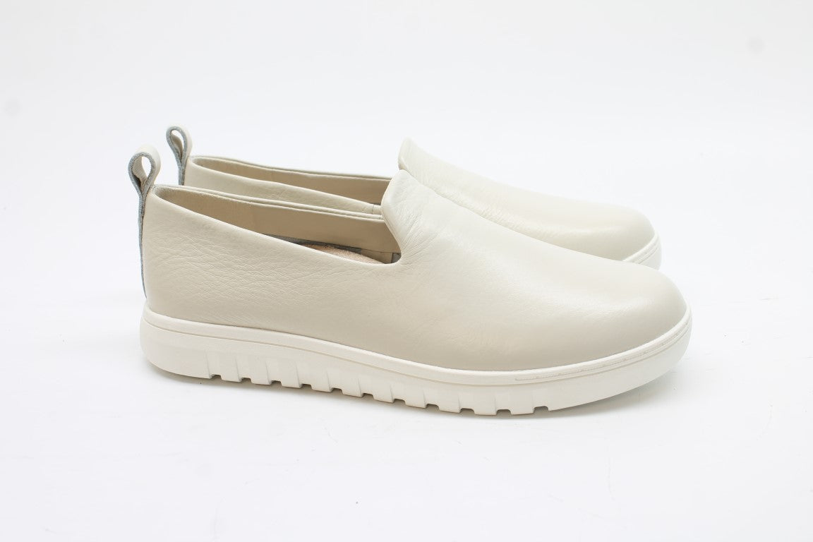 Vionic Women's Uptown Willa Slip On Sneakers Floor Sample