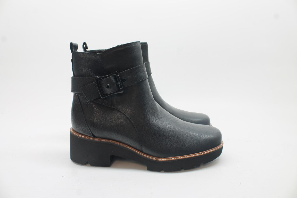 Naturalizer Women's Darry-Strap Boot Floor Sample