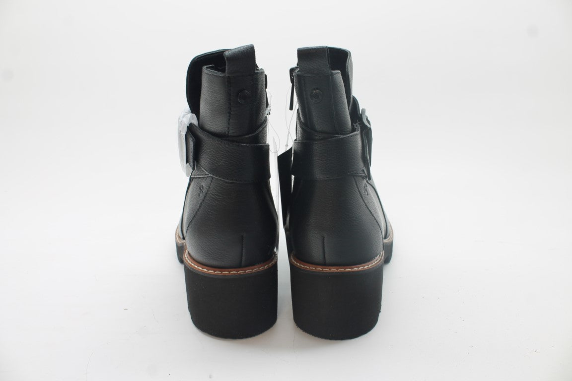 Naturalizer Women's Darry-Strap Boot Floor Sample