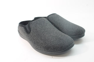 Vionic Men's Unwind Clog Slippers, Floor Sample