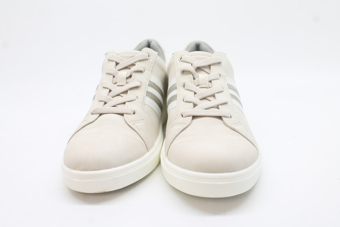 Bzees Happy Friday Women's Sneakers Floor Sample