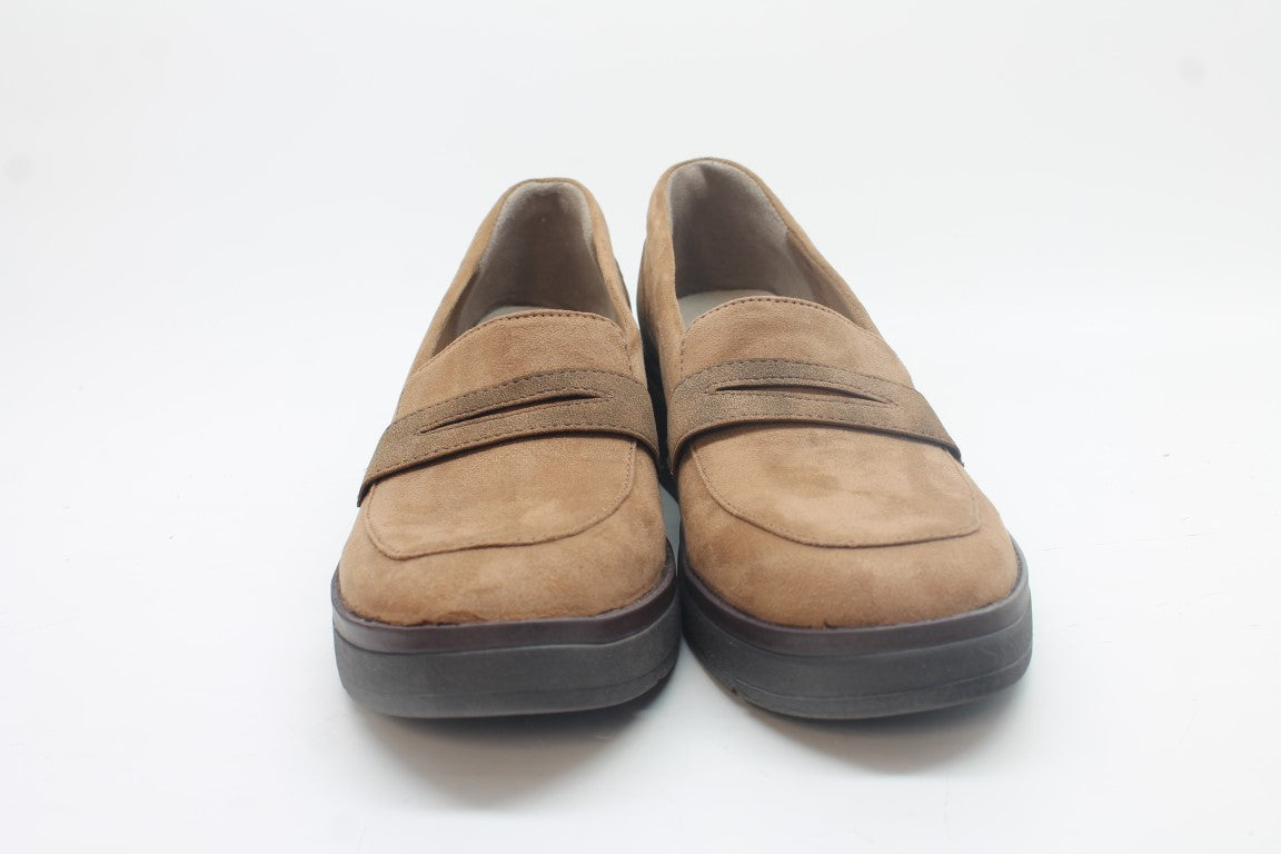 BZees Fast Track Women's Slip-On Loafers Floor Sample