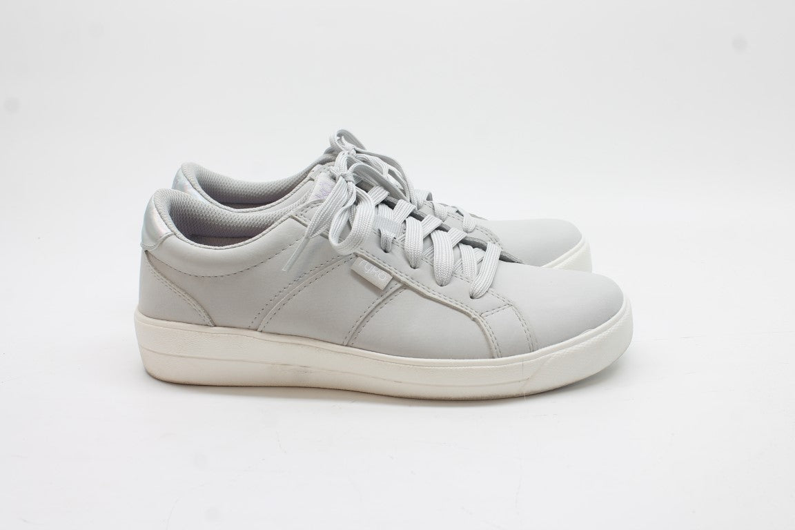 Ryka Women's VIV Classic Sneakers Floor Sample