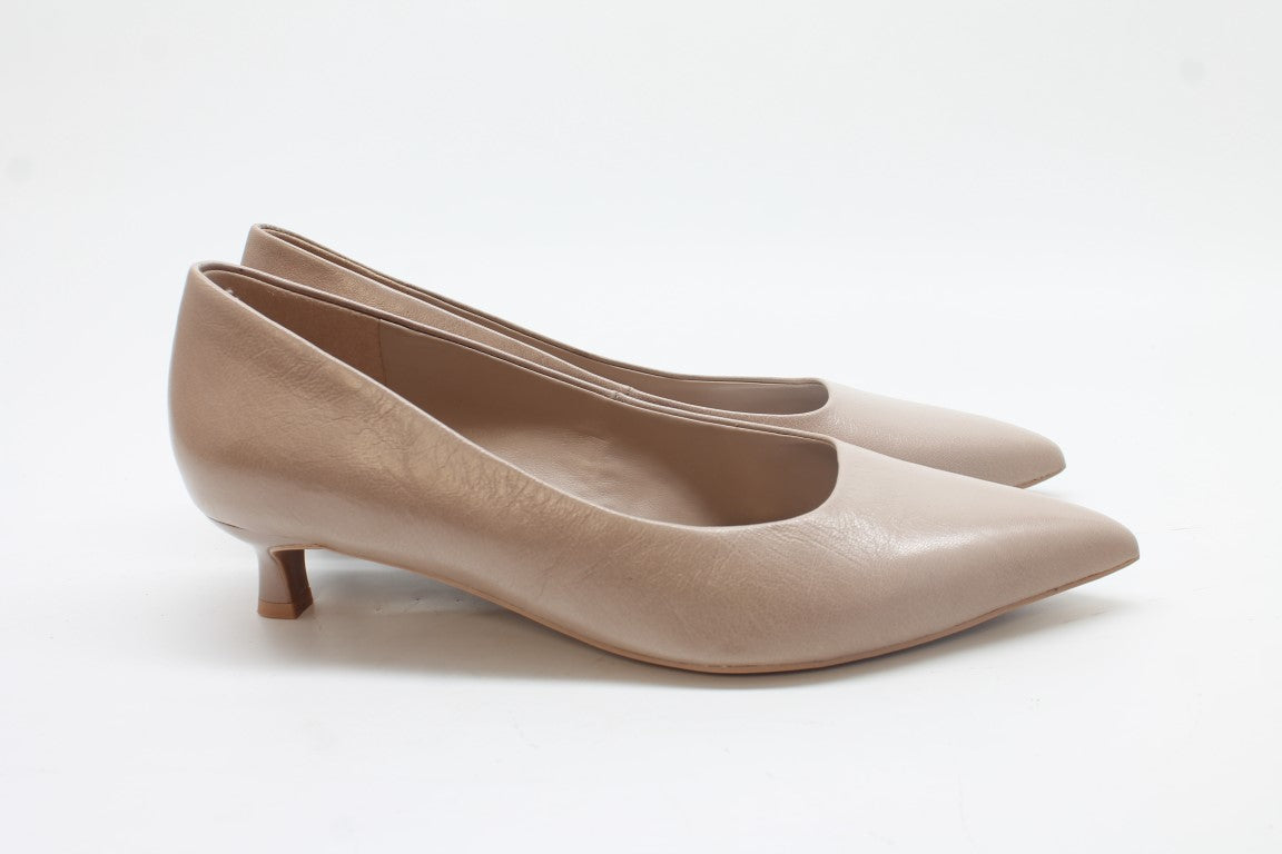 Naturalizer Women's Natalia Kitten Heel Floor Sample
