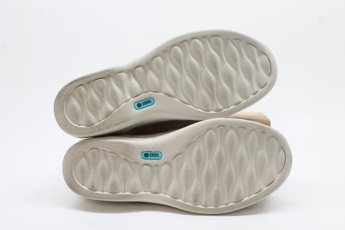 Bzees Niche Women's Sneakers Floor Sample
