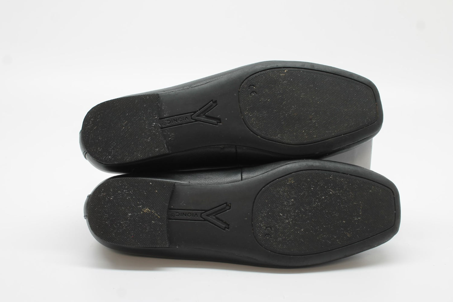 Vionic Women's Hayes Flat Floor Sample