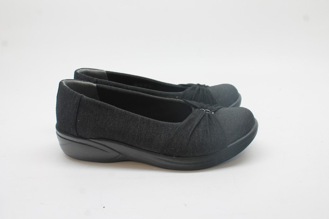 BZees Women's Paige Slip On Ballet Flats Floor Sample