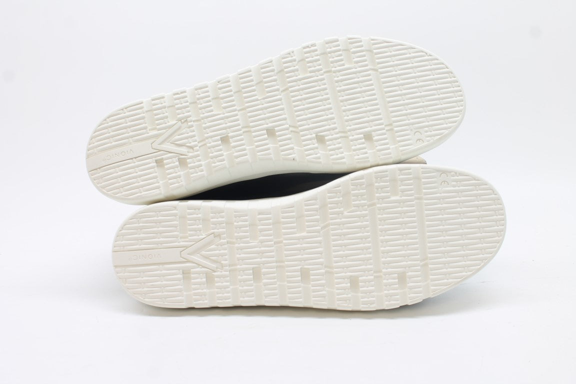Vionic Women's Uptown Willa Slip On Sneakers Floor Sample