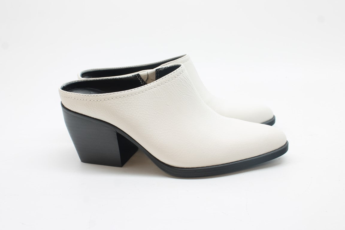 Naturalizer Women's Fairmont Mules Floor Sample