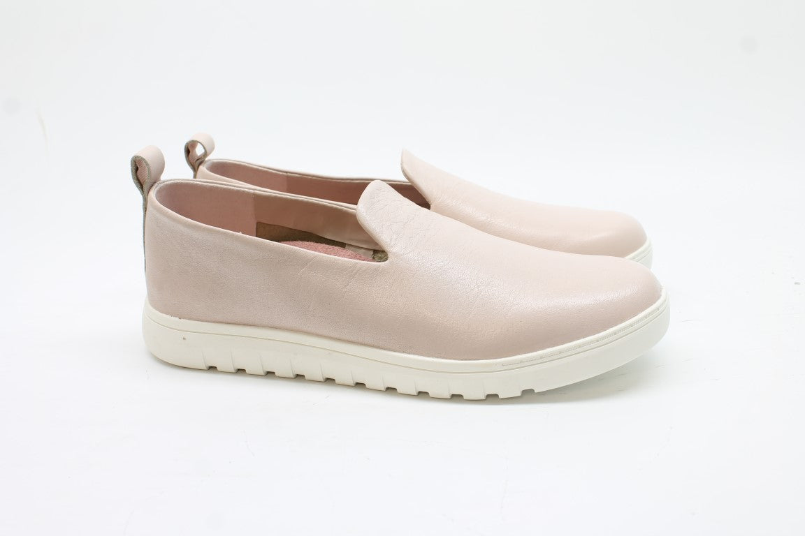 Vionic Women's Uptown Willa Slip On Sneakers Floor Sample