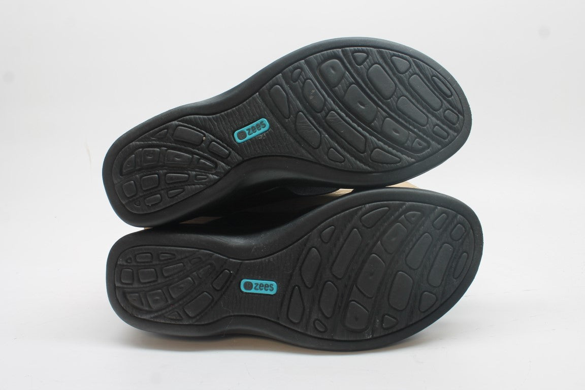 Bzees Desire Women's Slide Sandals Floor Sample