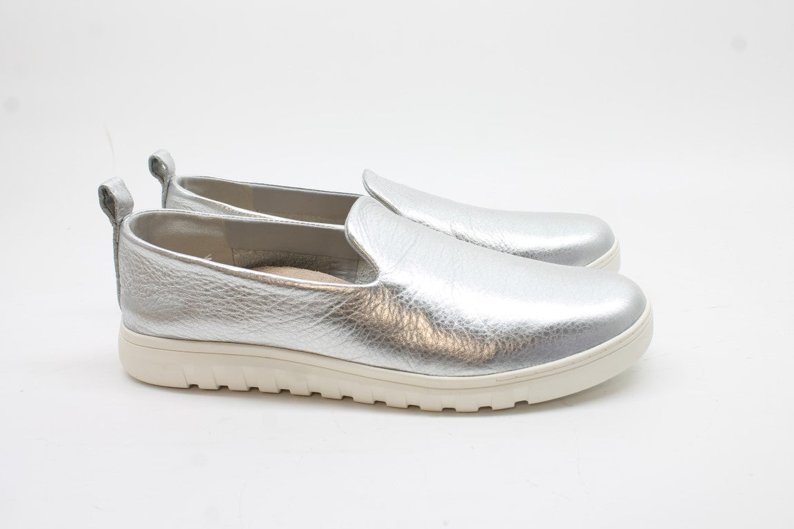 Vionic Women's Uptown Willa Slip On Sneakers Floor Sample